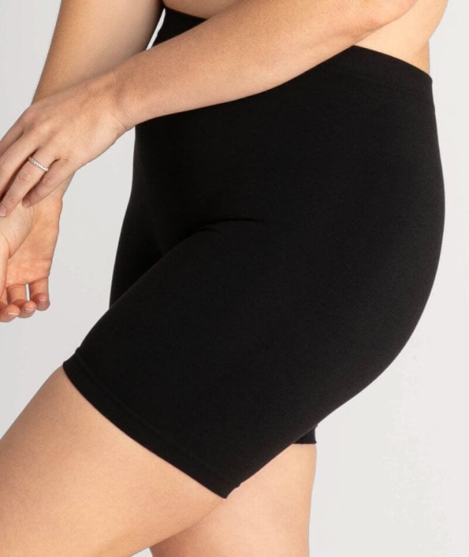 Underbliss Seamless Bamboo Blend Anti-Chafing Shorts - Black Shapewear