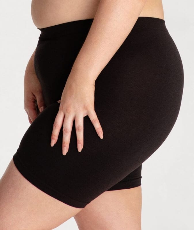 Underbliss Seamless Bamboo Blend Anti-Chafing Shorts - Black Shapewear