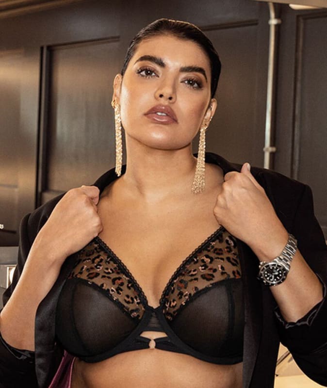 Elomi Namrah Underwired Bandless Plunge Bra - Black Bras 